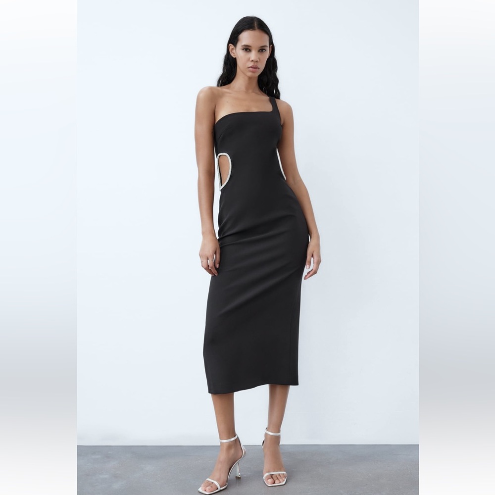 Zara CUT OUT RHINESTONE ASYMMETRICAL DRESS
BLACK - REF. 7800/707